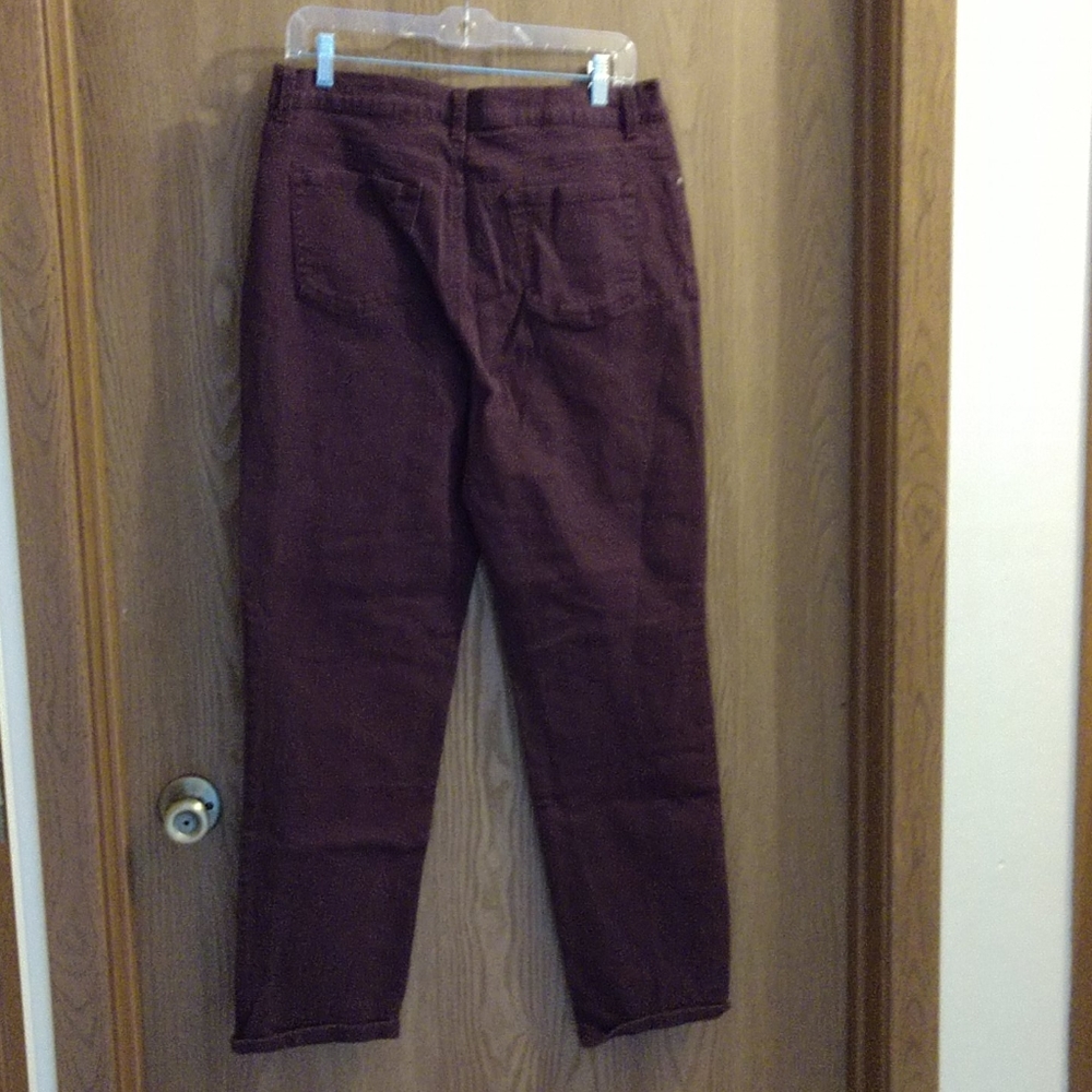Jeans - Picture 2 of 5